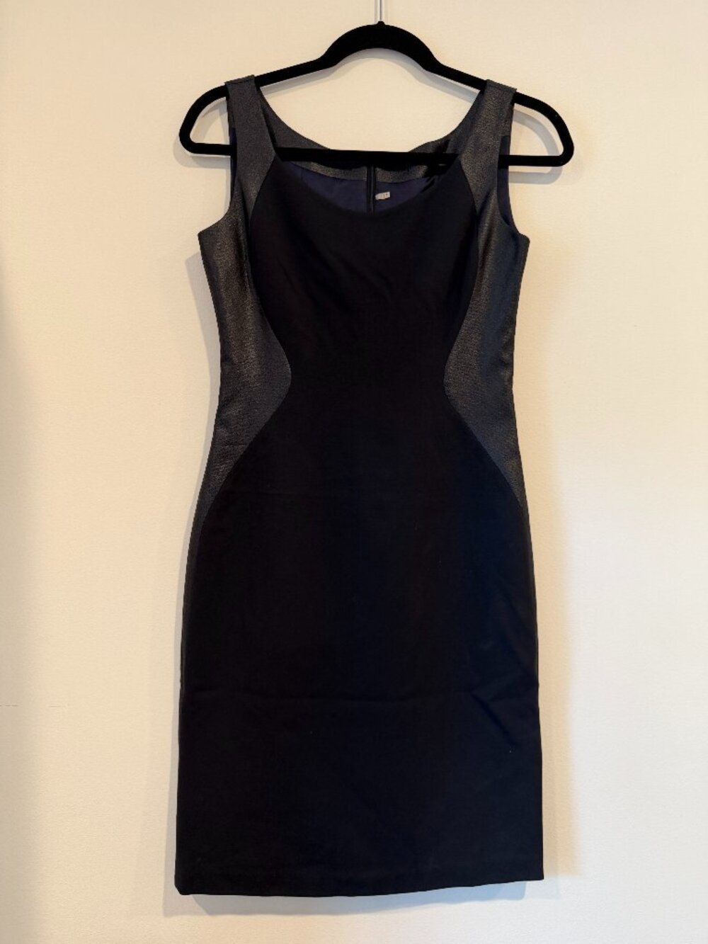 Elie Tahari Sleeveless Sheath Dress